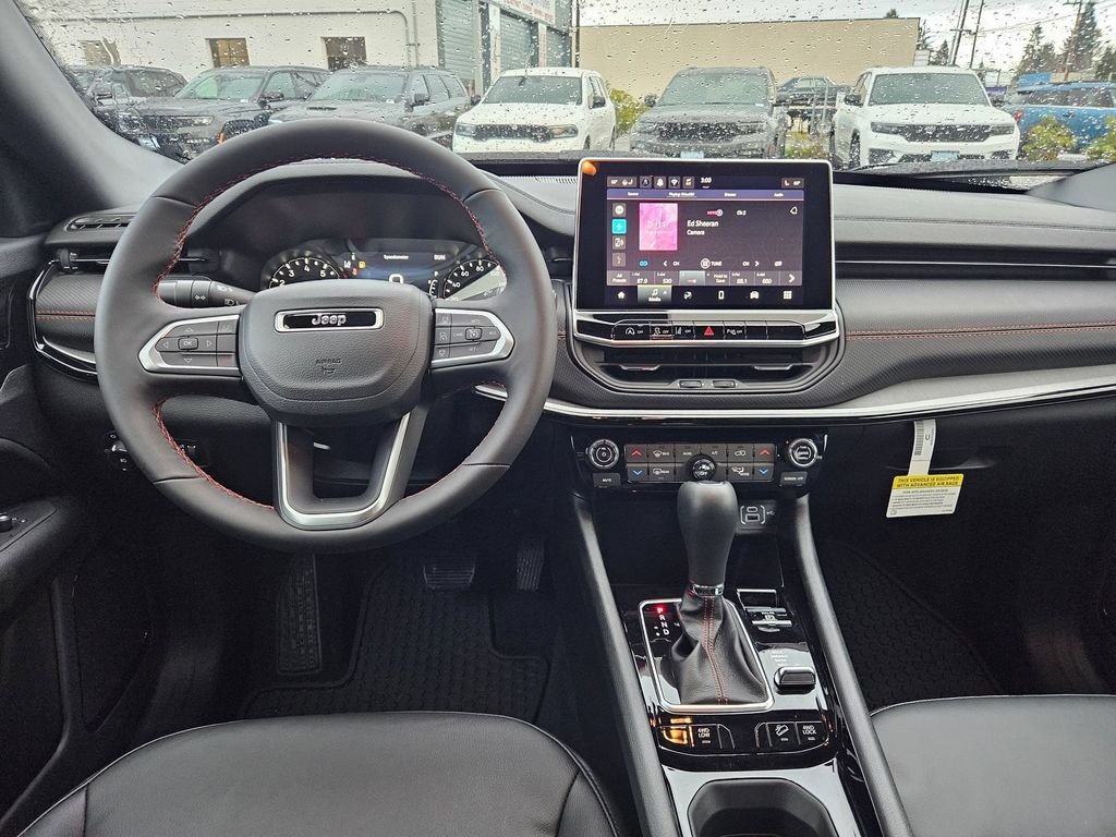 Used 2026 Diamond Black Crystal Pearlcoat Jeep Trailhawk image 26