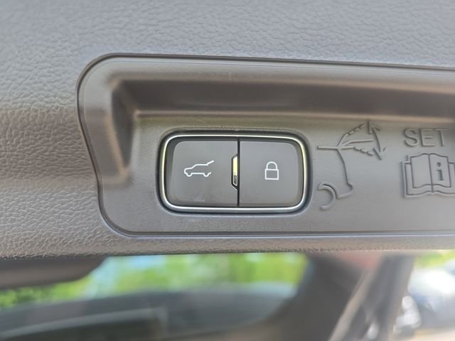 Certified Used 2023 Blue Metallic Ford Platinum image 9