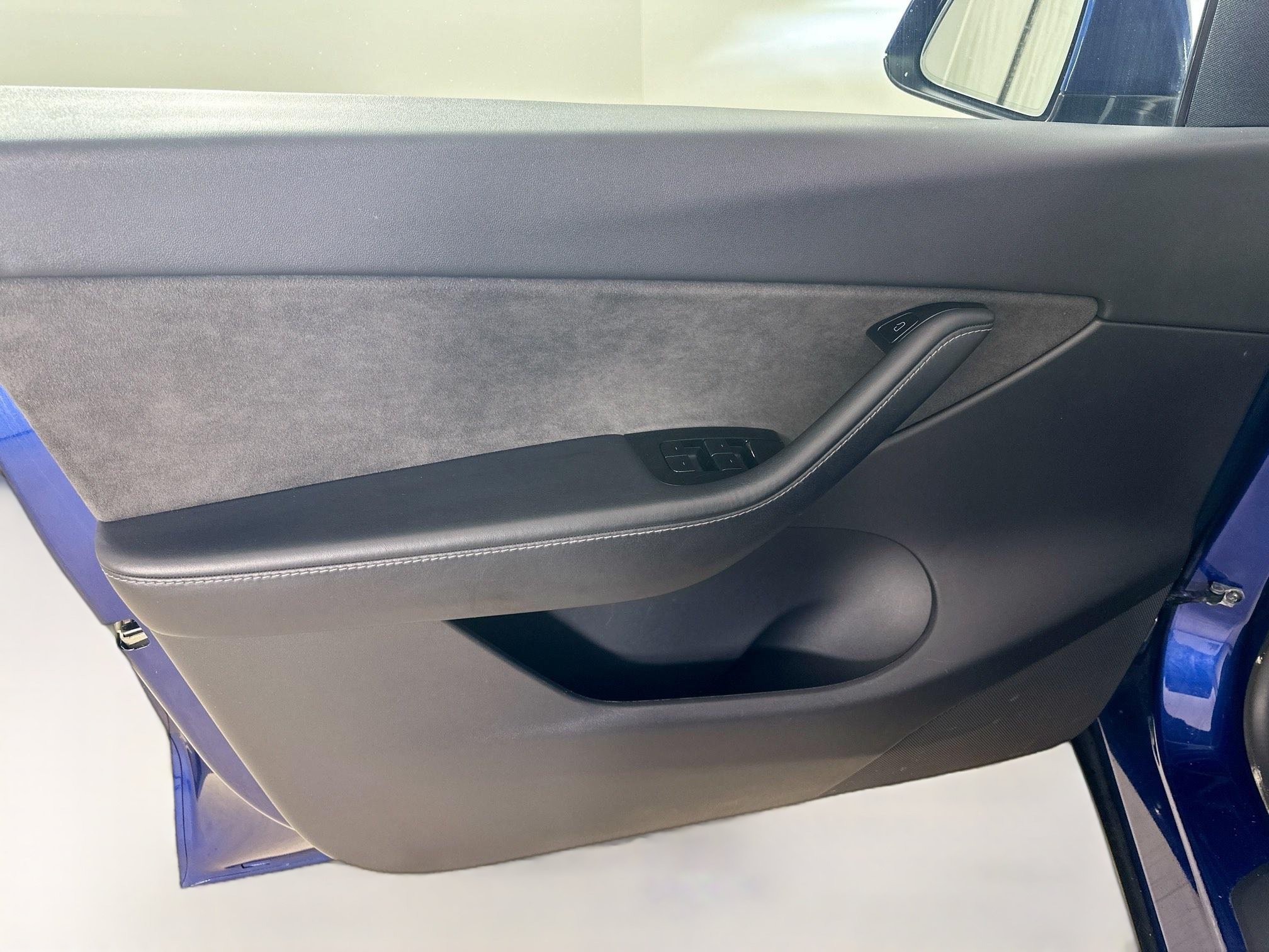 Used 2021  Tesla Performance image 16