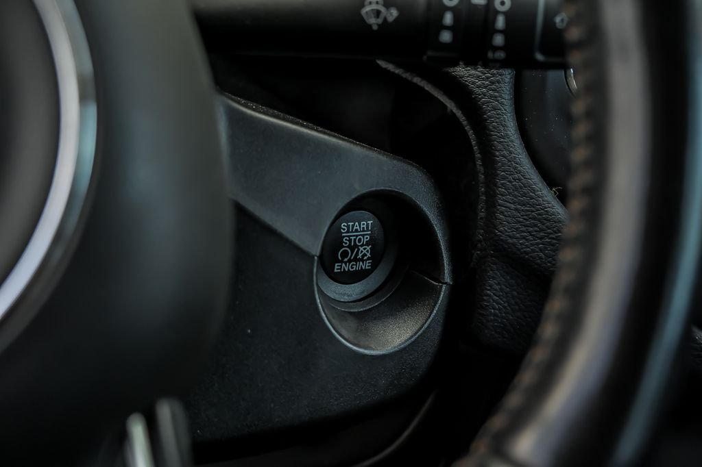 Used 2020 Silver Jeep Latitude image 24