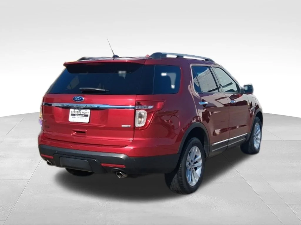 Used 2014 Ruby Red Metallic Tinted Clearcoat Ford XLT image 7