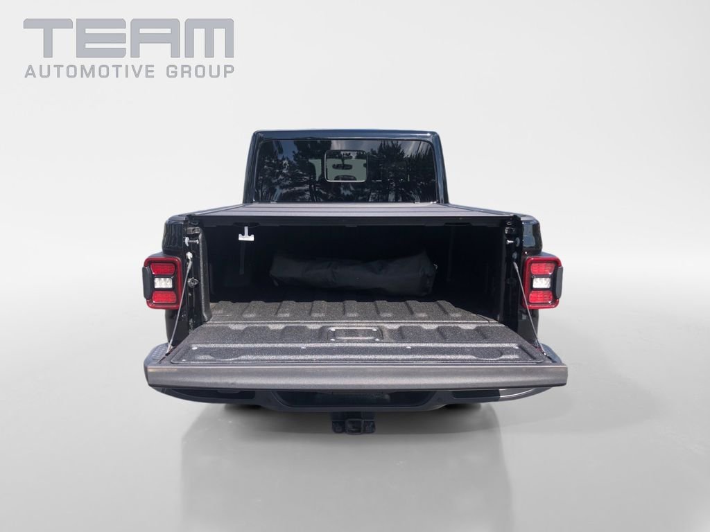 Used 2023 Black Jeep Overland image 13