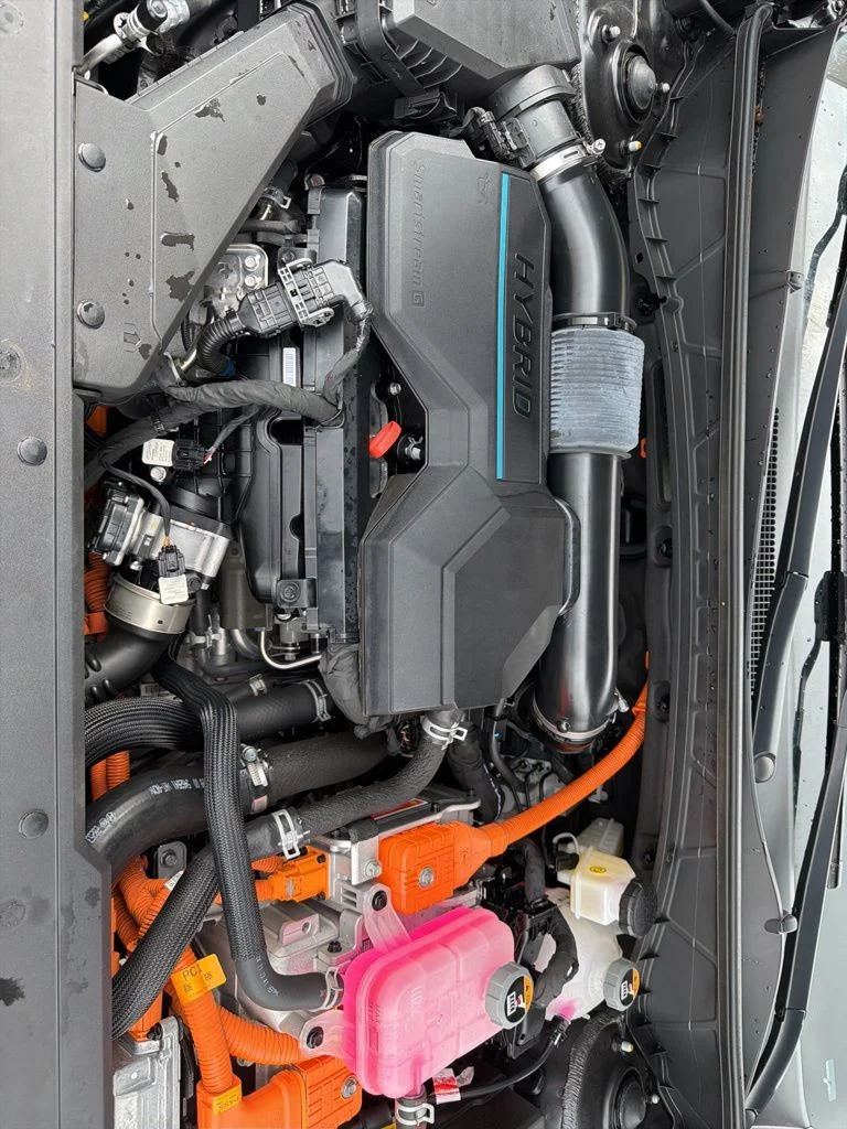 Used 2023 Black Hyundai SEL Convenience image 13