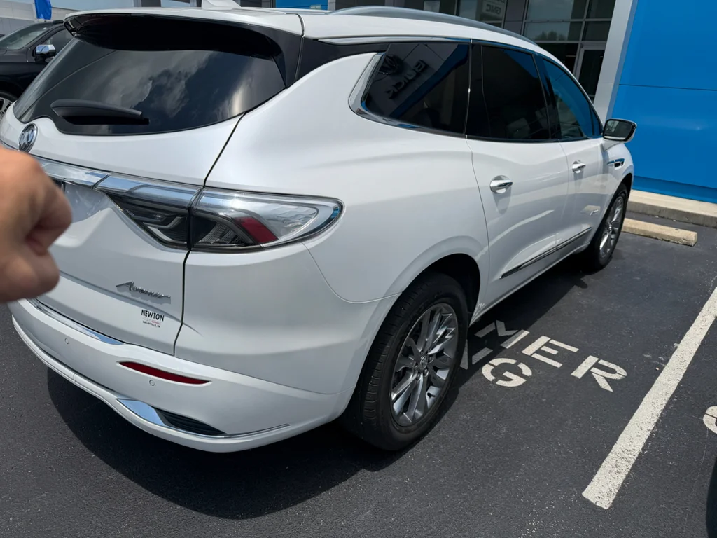 Certified Used 2023 White Frost Tricoat Buick Avenir image 7