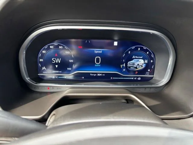 Used 2023 Iridescent Pearl Tricoat Chevrolet LT image 29