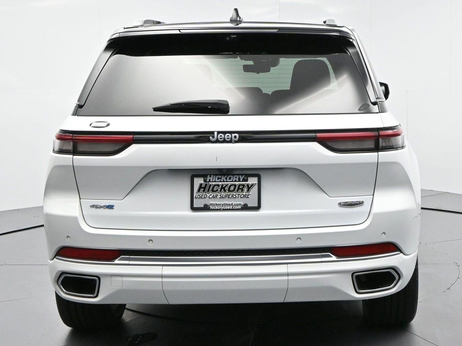 Used 2022 Bright White Clearcoat Jeep Summit image 6