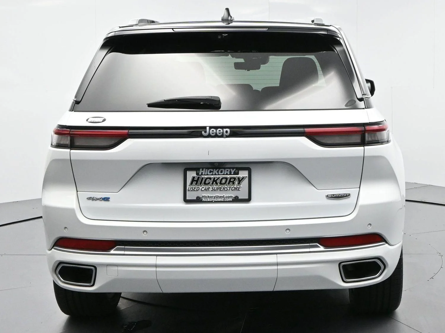 Used 2022 Bright White Clearcoat Jeep Summit image 6