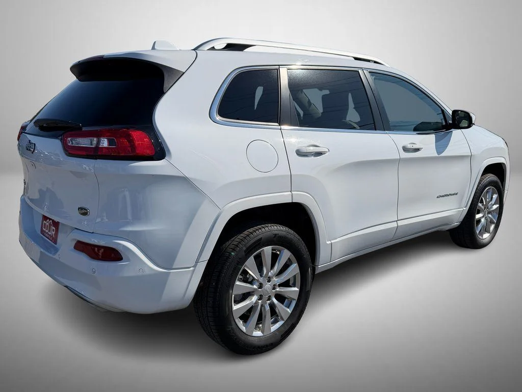 Used 2018 White Jeep Overland image 3