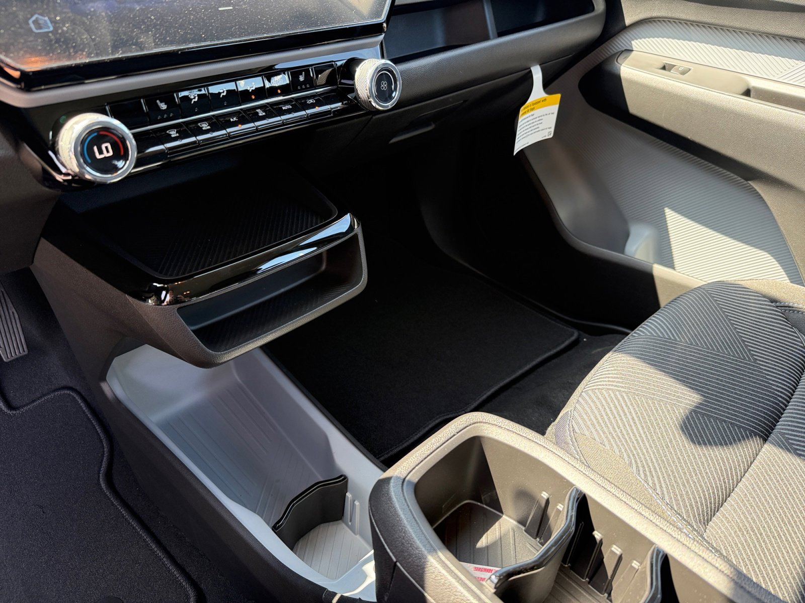 2027 Chevrolet Bolt LT - Photo 13