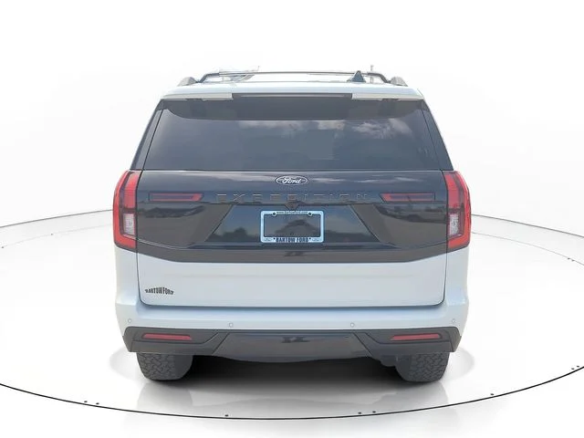 New 2025 White Metallic Ford Tremor image 6