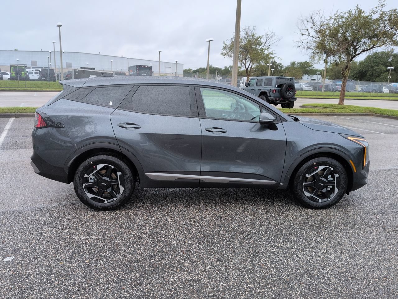 New 2027 Gravity Gray Kia S image 4