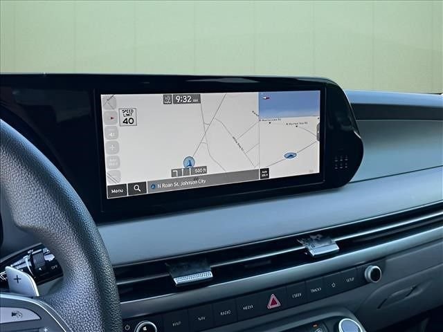 Used 2023 White Hyundai SE image 25