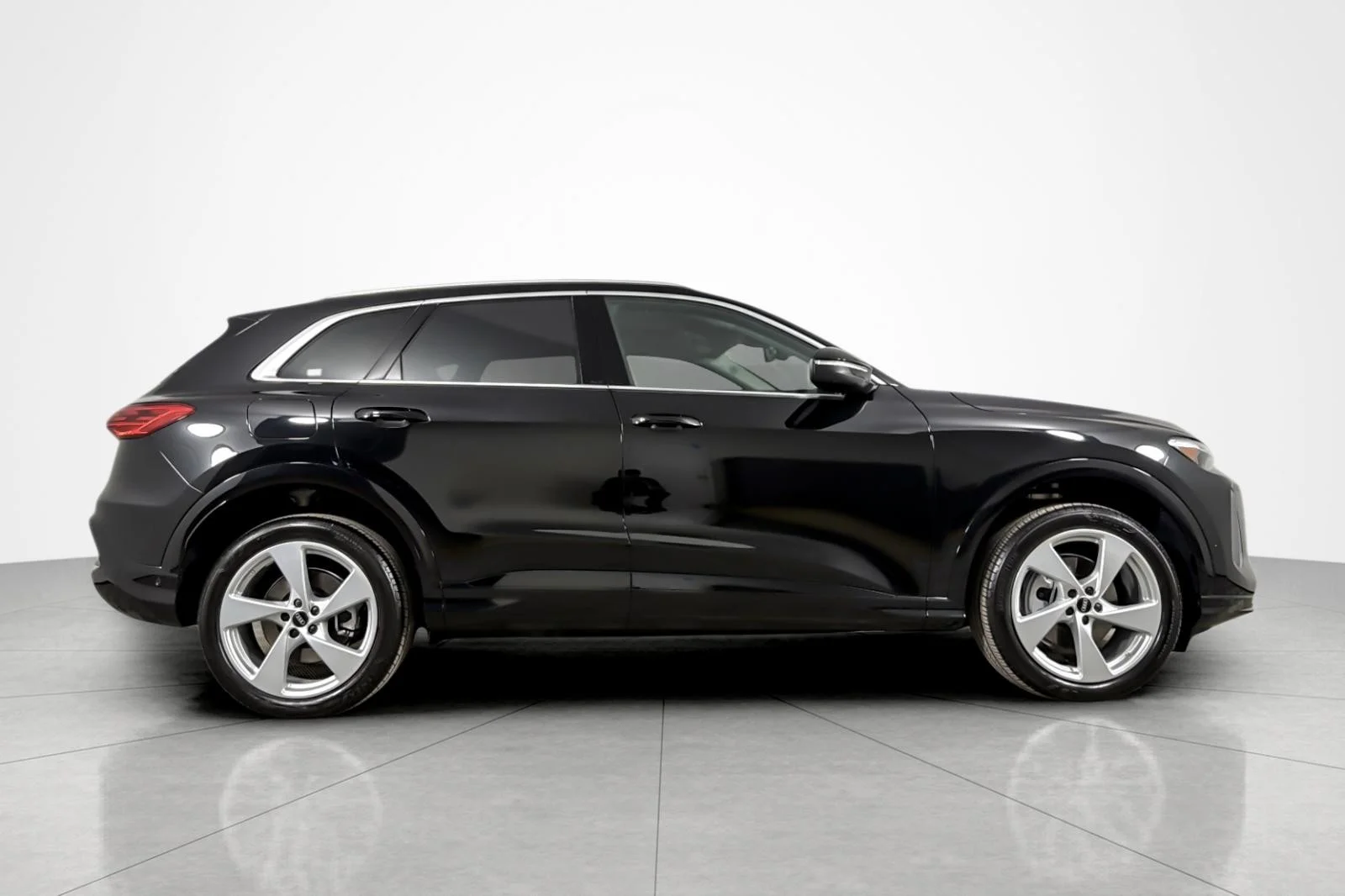 Used 2025 Mythos Black Metallic Audi Premium Plus 2.0 TFSI quattro image 6