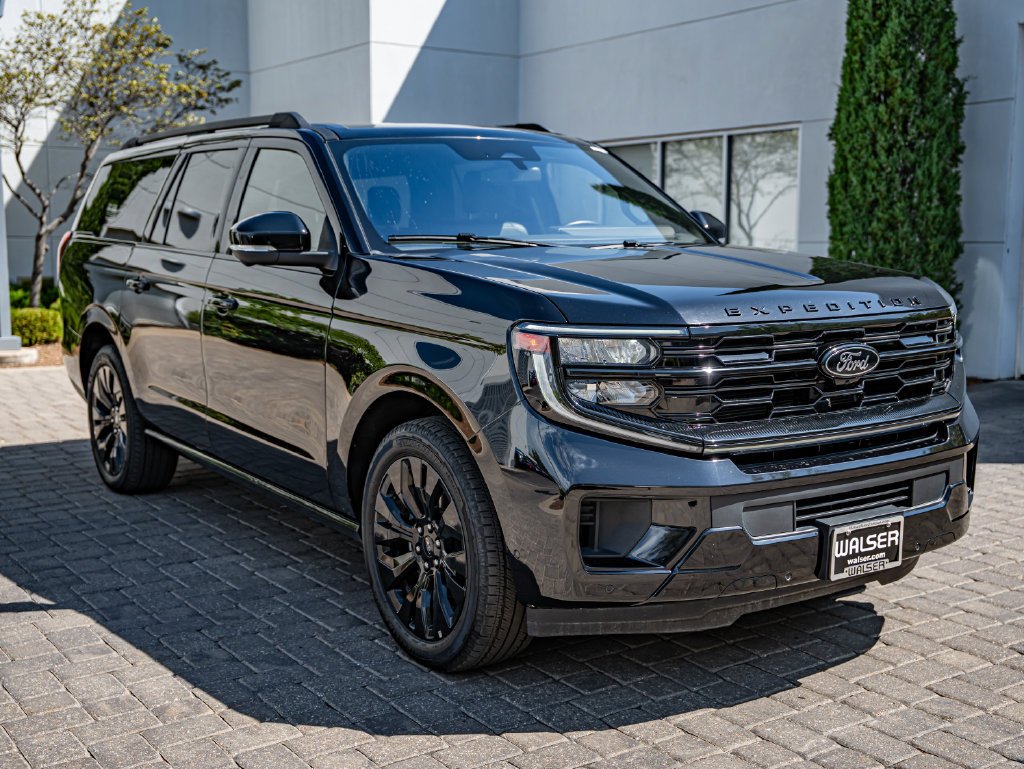 Used 2025 Black Ford Platinum image 3