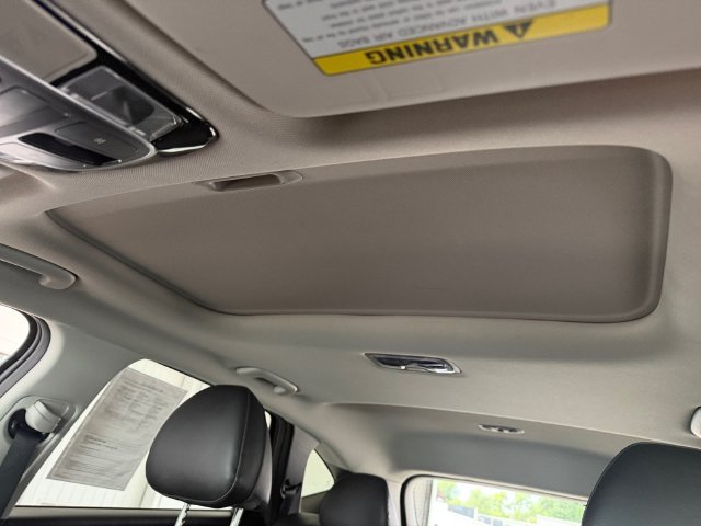 Used 2023 Gray Hyundai SEL image 27