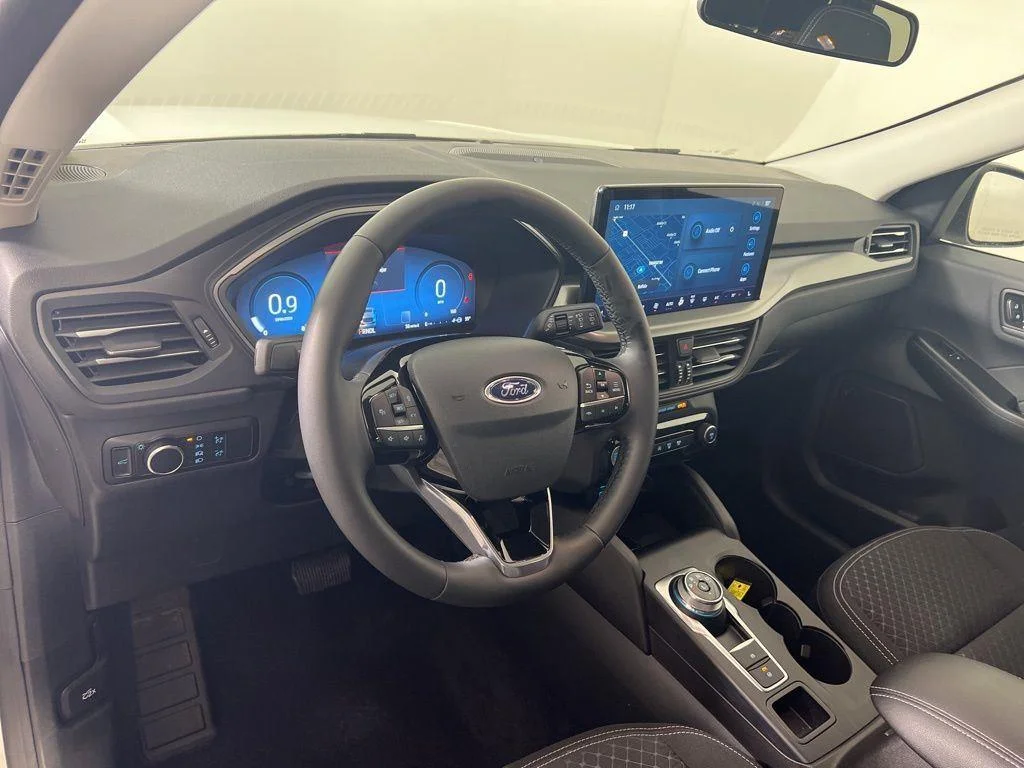 Used 2023 White Metallic Ford Active image 12