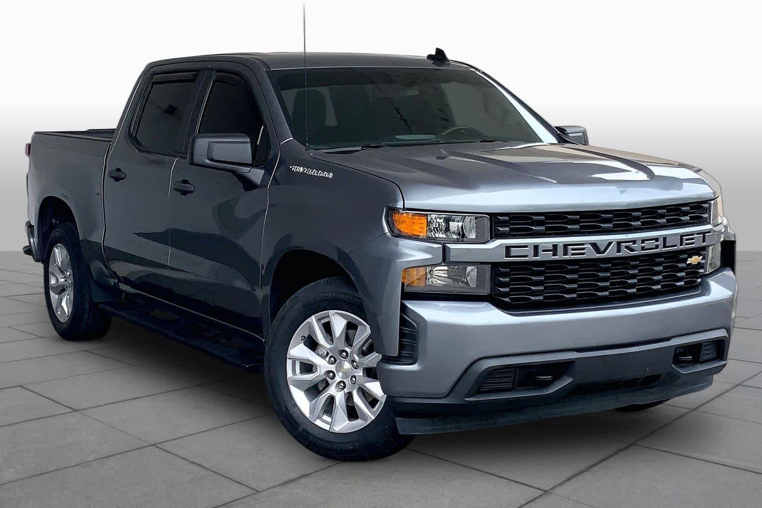 Used 2021 Satin Steel Metallic Chevrolet Custom image 3