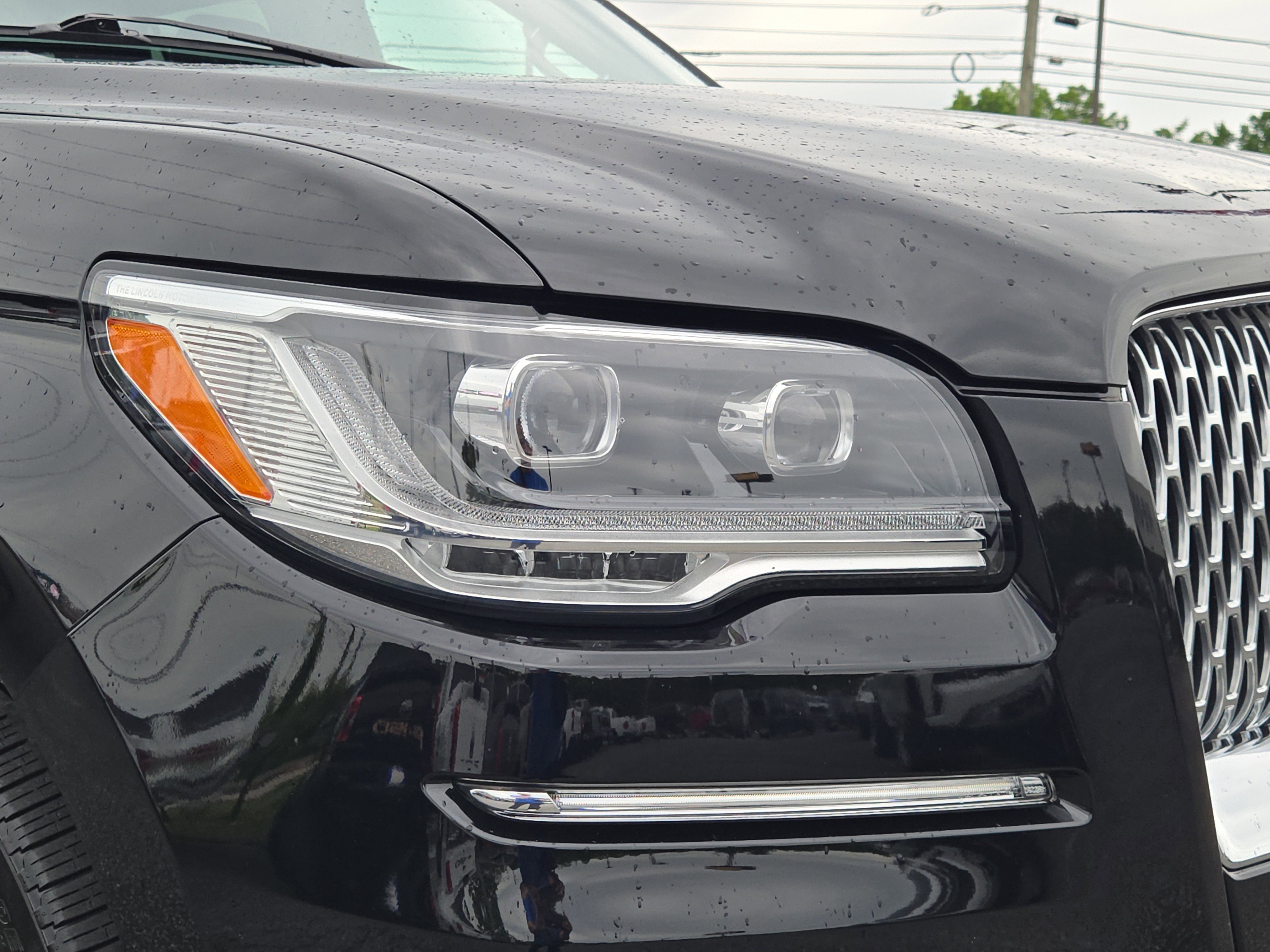 Used 2024 Black Metallic Lincoln Premiere image 5