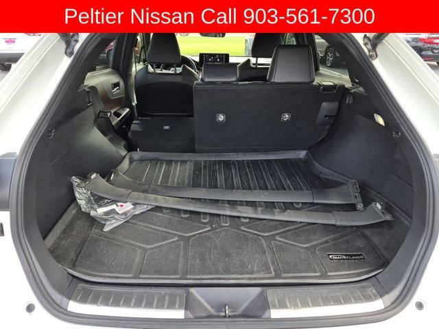 Used 2021 White Toyota XLE image 9