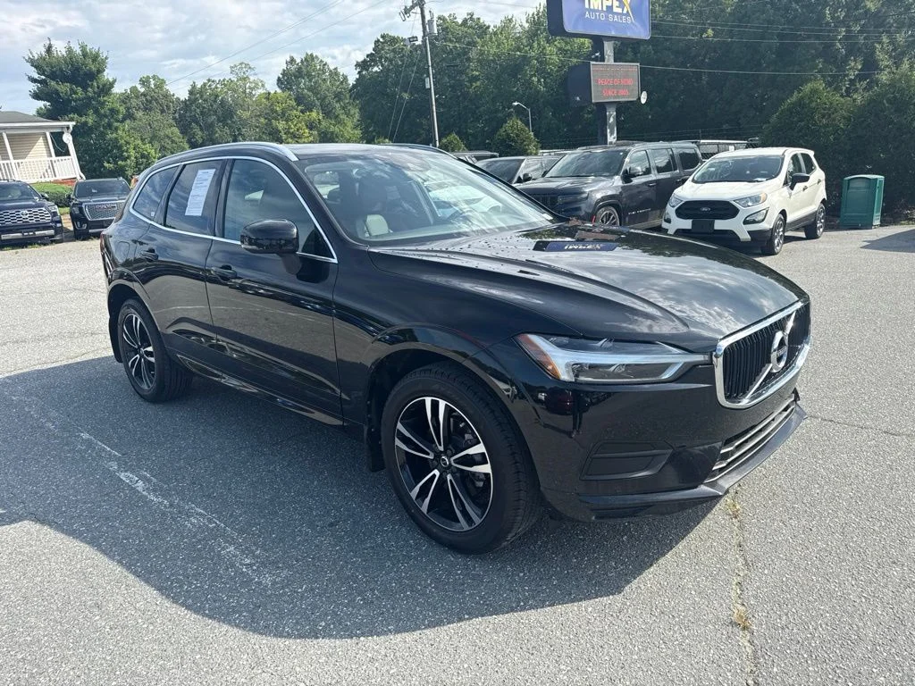 Used 2020 Black Volvo T5 Momentum image 4