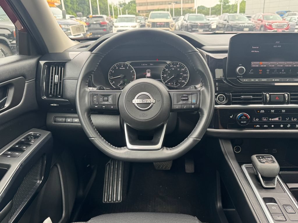 2024 Nissan Pathfinder SV - Photo 14