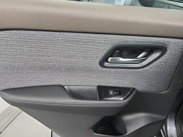 Used 2023 Gray Nissan SV image 29