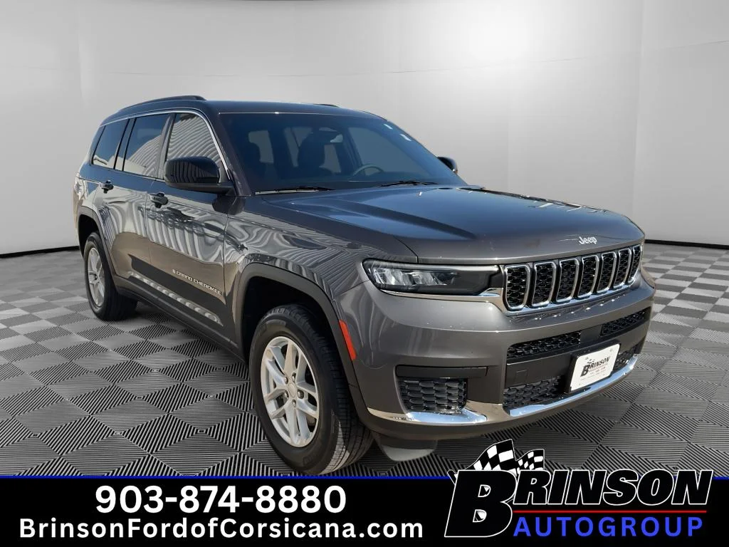 Used 2024 Baltic Gray Metallic Clearcoat Jeep Laredo X image 3