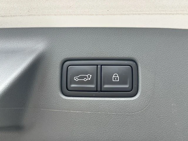 Used 2025 Silver Hyundai Calligraphy image 44
