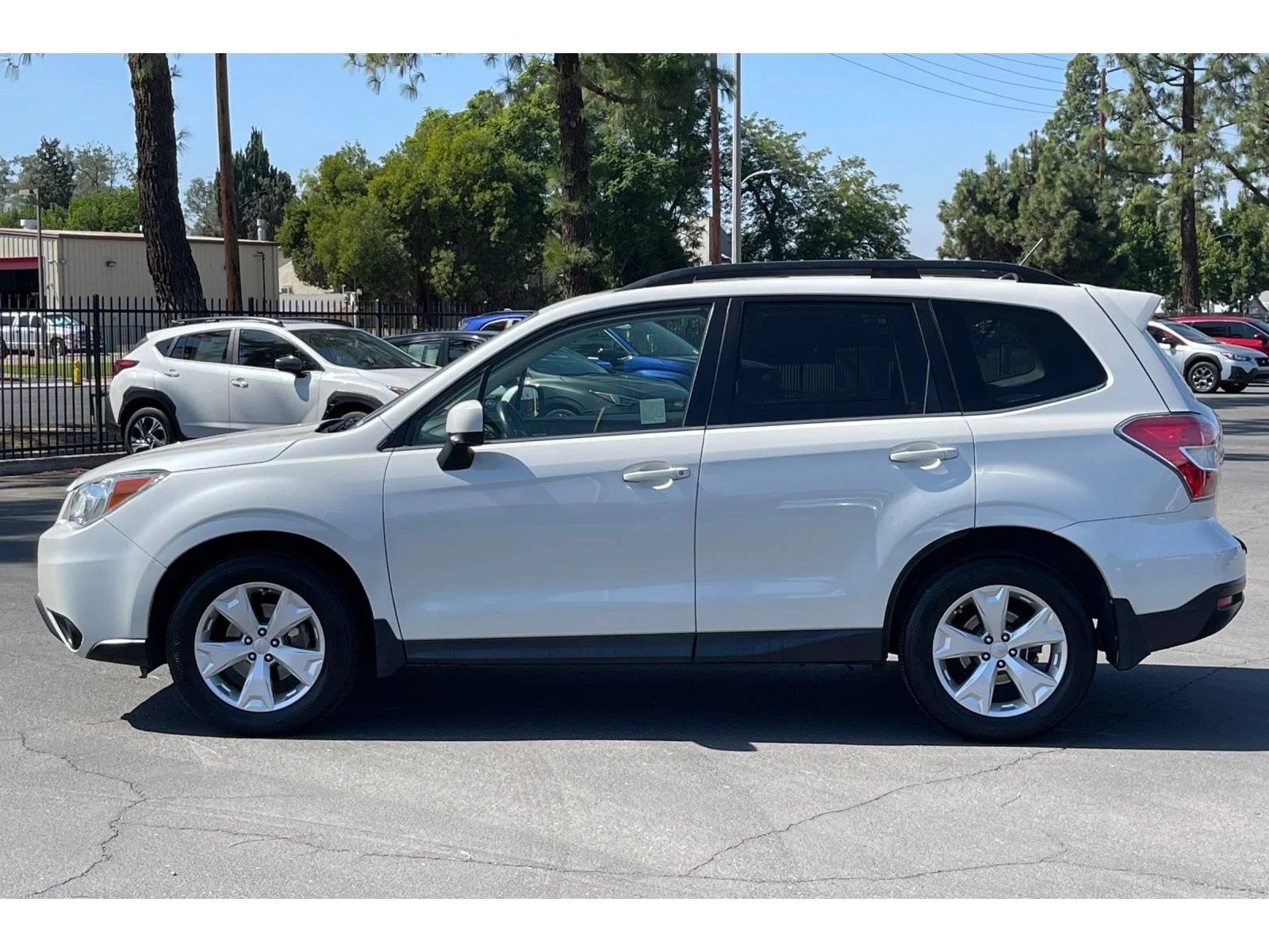 Used 2015 Satin White Pearl Subaru 2.5i Limited image 2