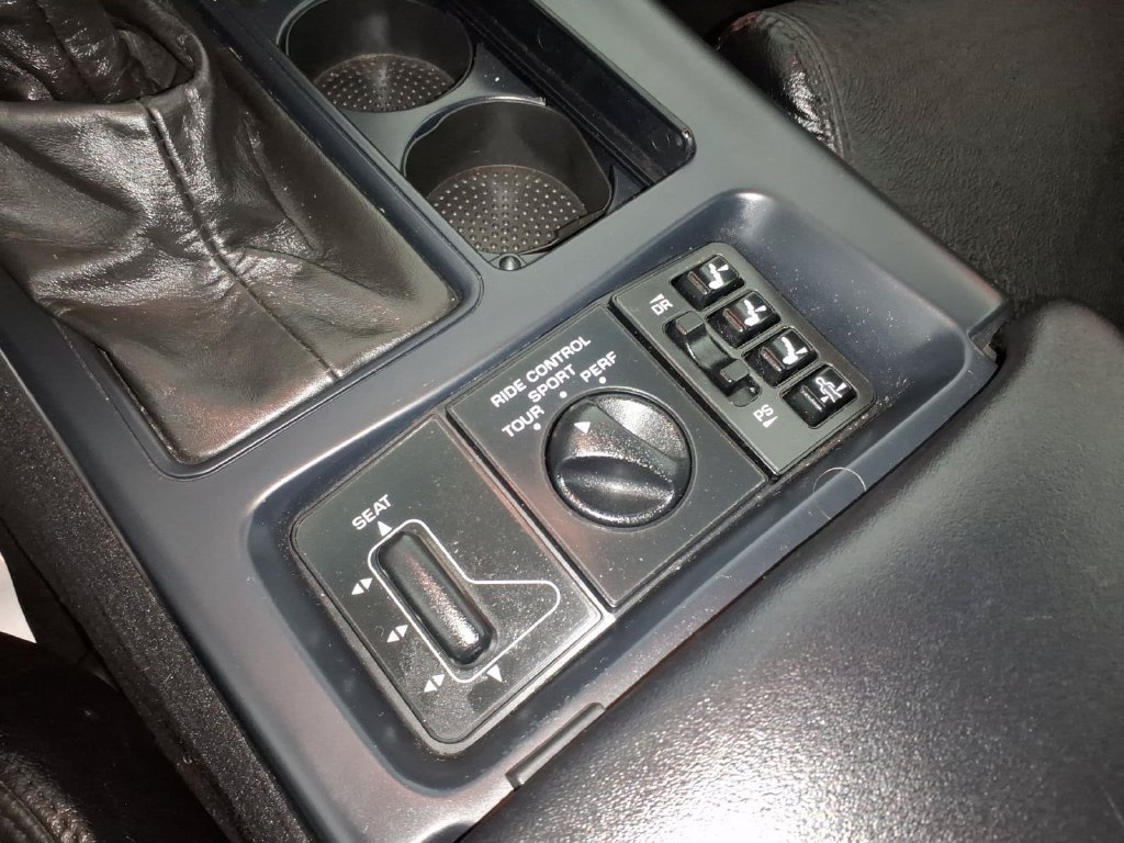 Used 1995  Chevrolet Base image 17