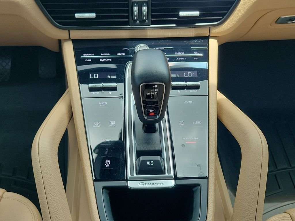 Used 2022 White Porsche Base image 20