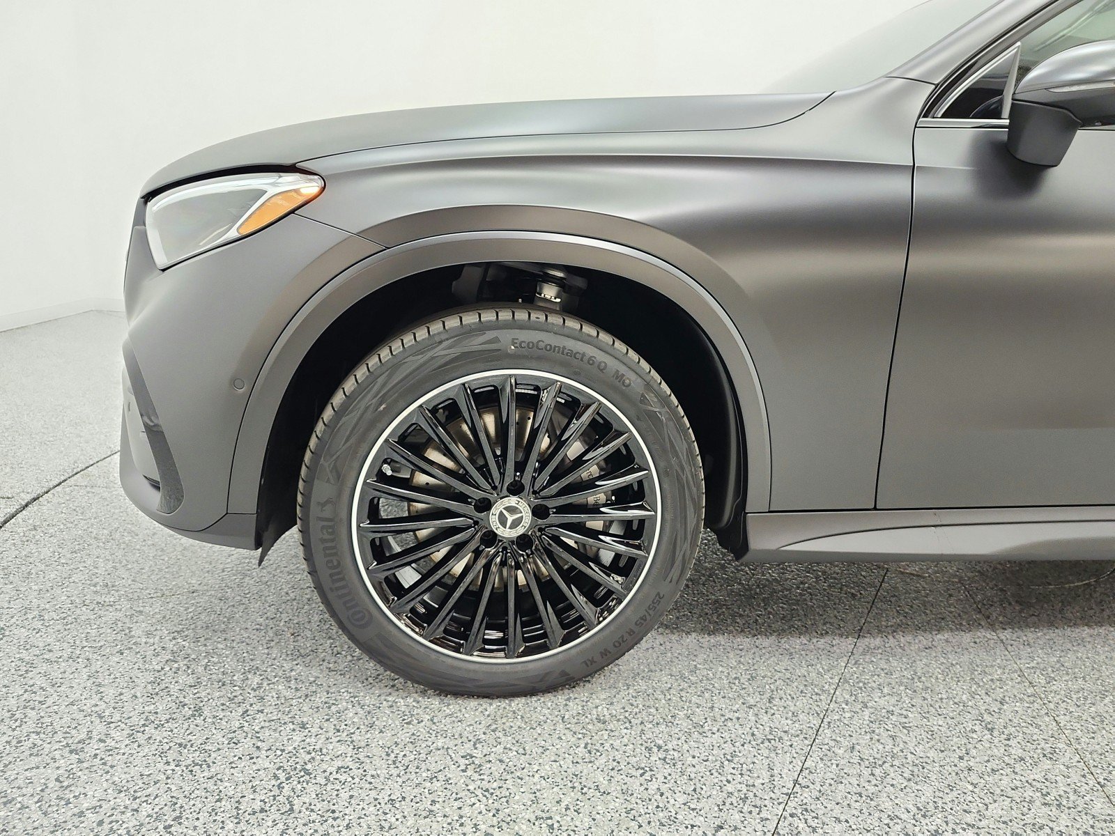New 2026 MANUFAKTUR exclusive graphite grey magno Mercedes-Benz GLC 300 4MATIC® Coupe image 36