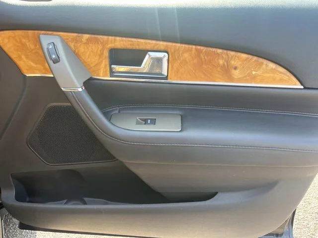 Used 2015 Brown Lincoln Base image 27