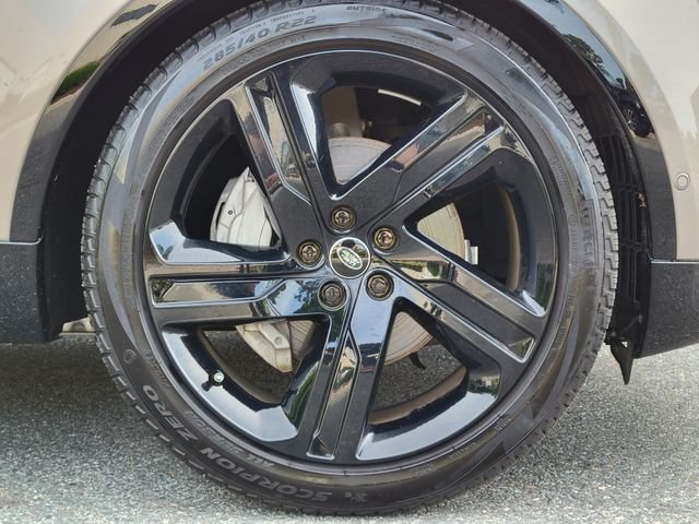Used 2025 Bronze Land Rover Dynamic SE image 14