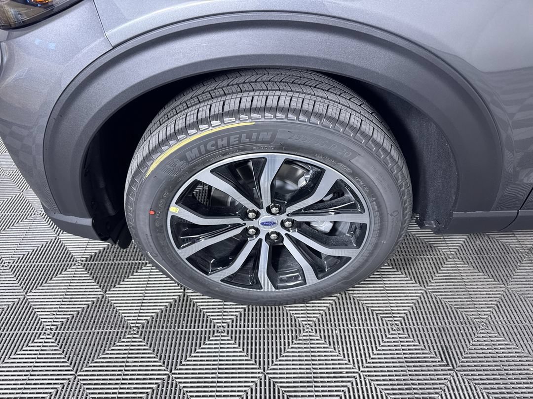 New 2027 Carbonized Gray Metallic Ford ST-Line image 29