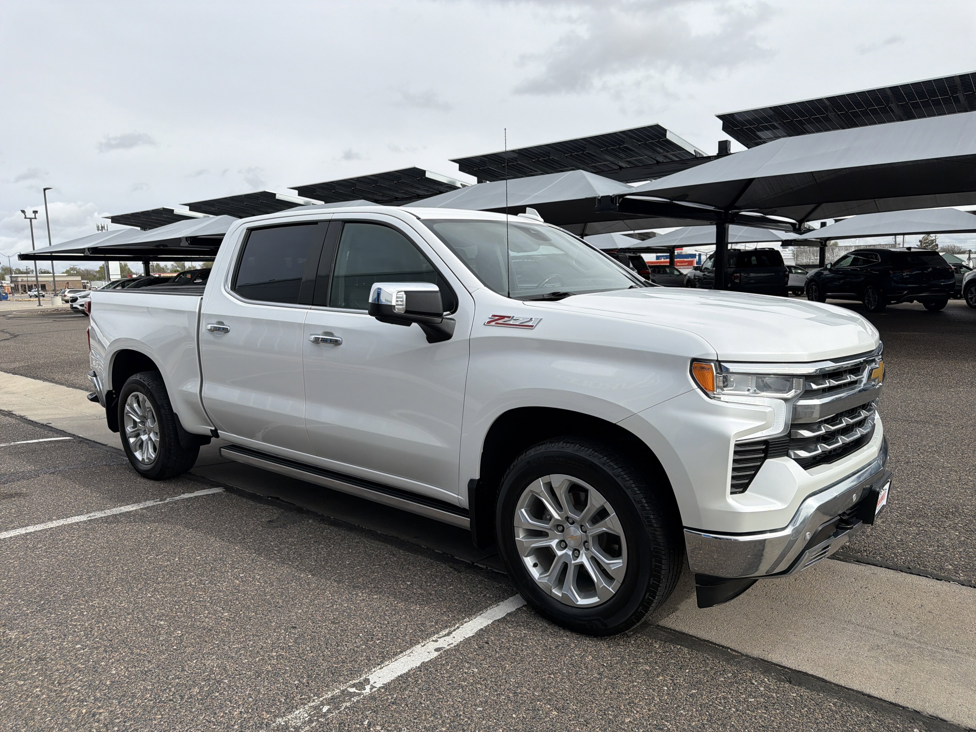 Used 2024 Iridescent Pearl Tricoat Chevrolet LTZ image 7
