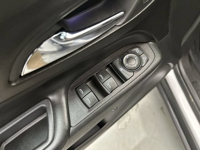 Used 2018 SILVER ICE METALLIC Chevrolet LT image 17