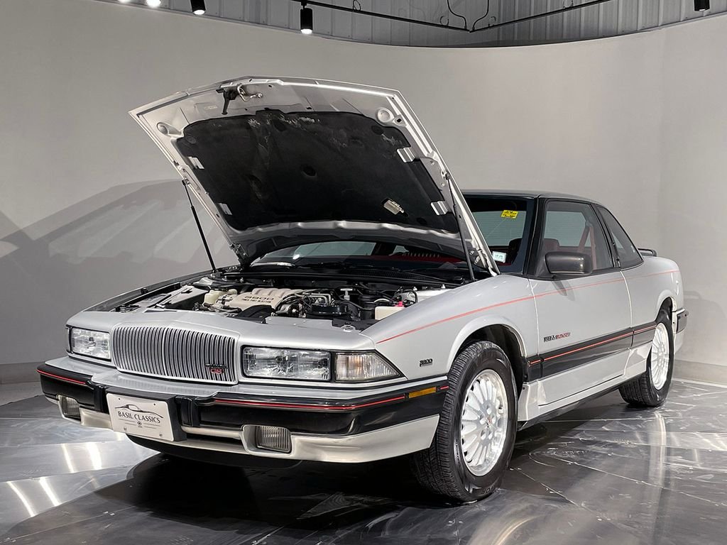 Used 1991  Buick Custom image 32