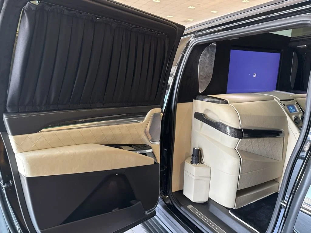 2025 Cadillac Escalade ESV Sport Platinum - Photo 18