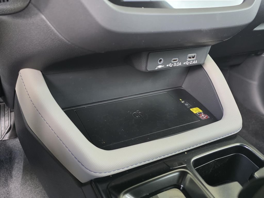 New 2026 CRYSTAL WHITE PEARL Subaru Premium image 21