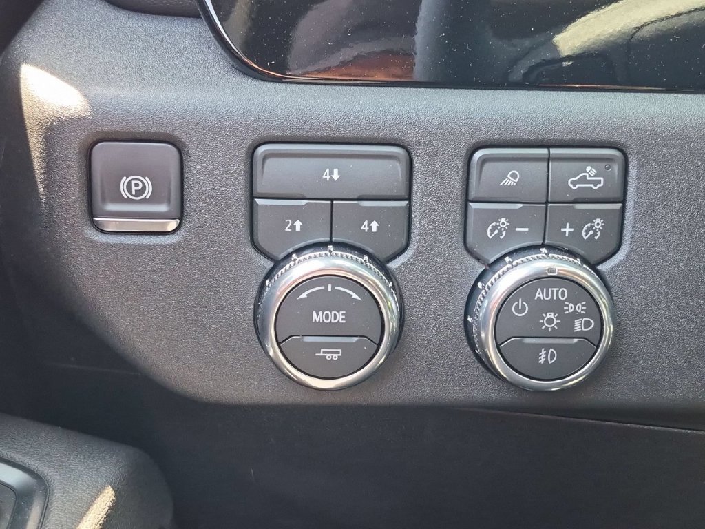 2026 GMC Sierra 3500HD SLE - Photo 17