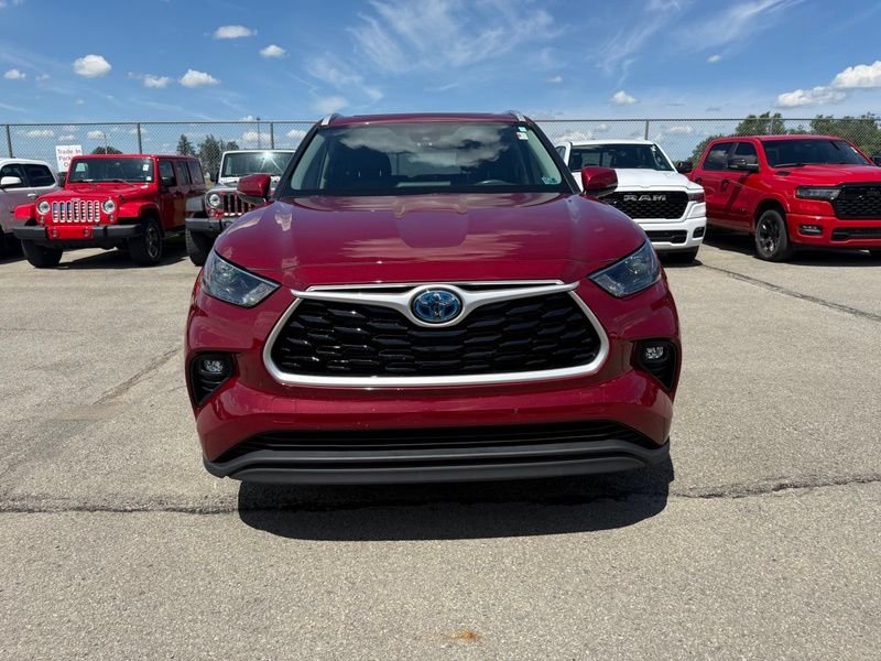 Used 2023 Red Toyota XLE image 2