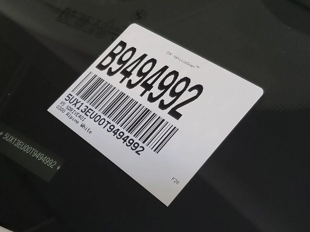 New 2026 White BMW sDrive40i image 27