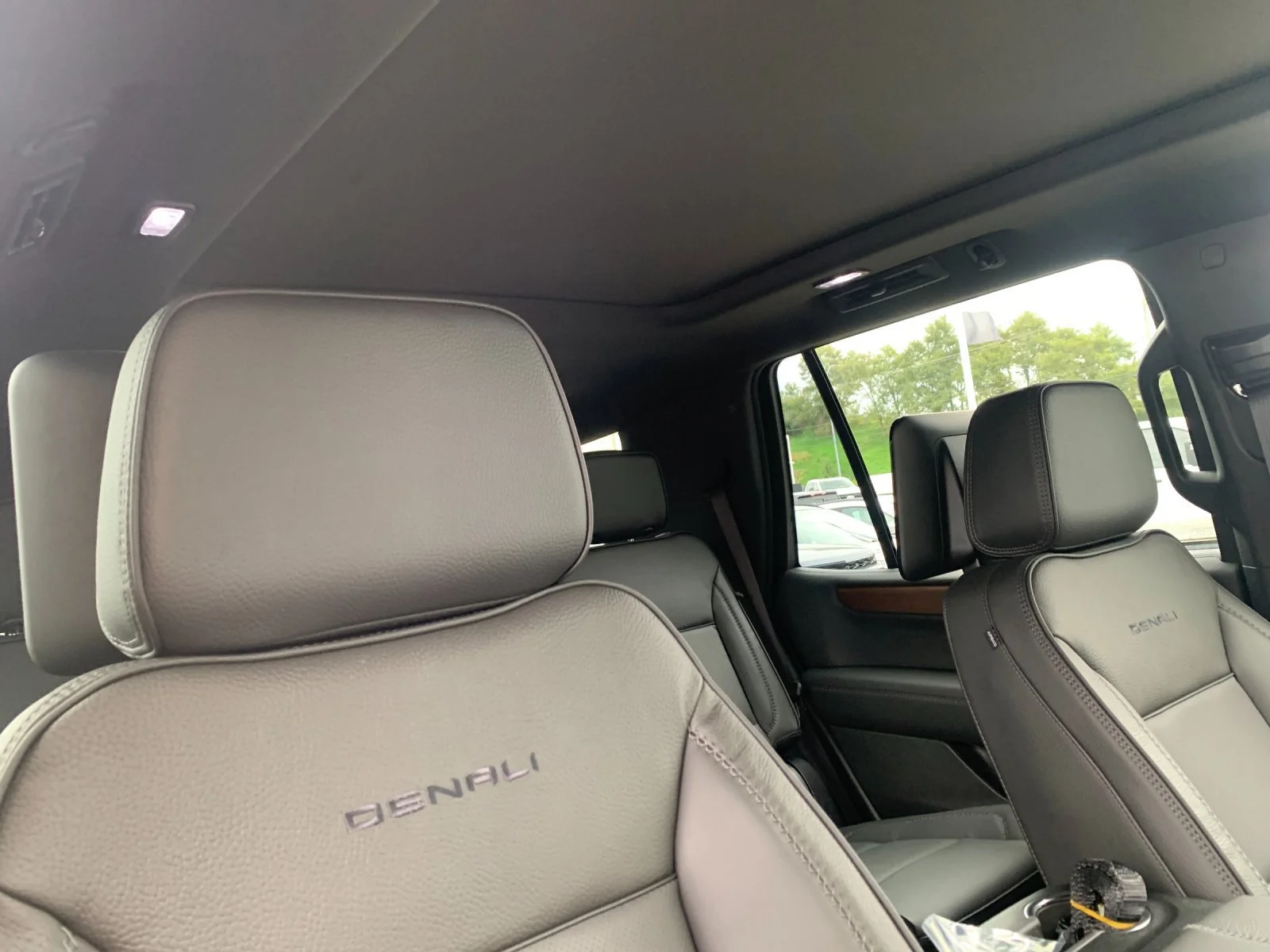 2026 GMC Yukon Denali - Photo 18