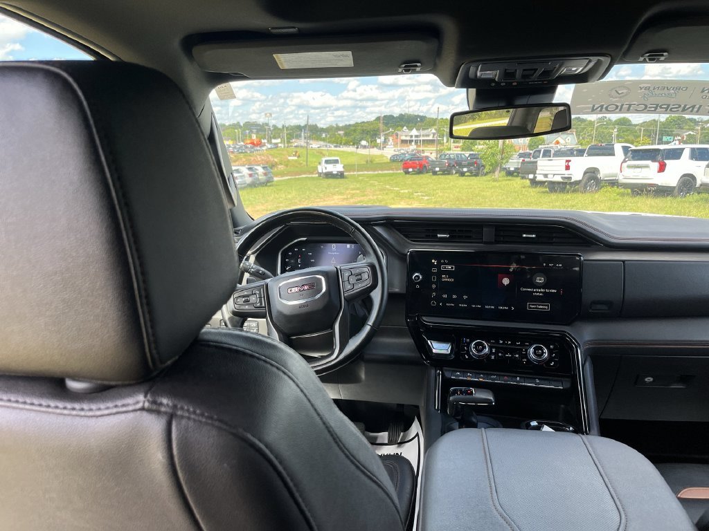 Used 2023 White GMC AT4 image 15