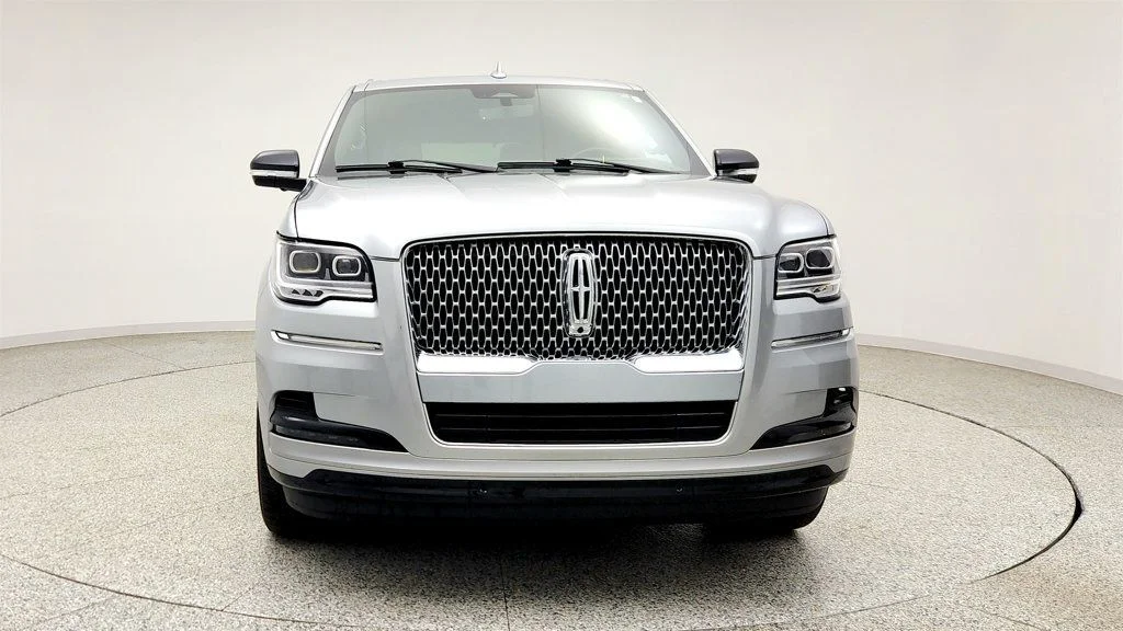 Used 2022 Silver Radiance Metallic Clearcoat Lincoln Reserve 4x2 image 2