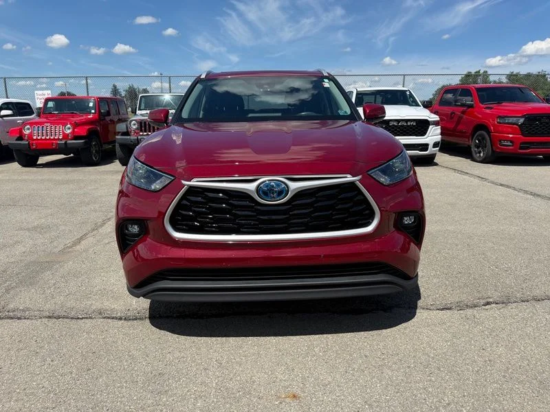 Used 2023 Red Toyota XLE image 2