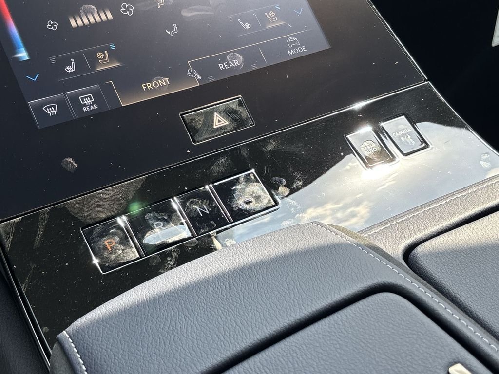 New 2027 RADIANT WHITE INFINITI Sport 4WD image 22