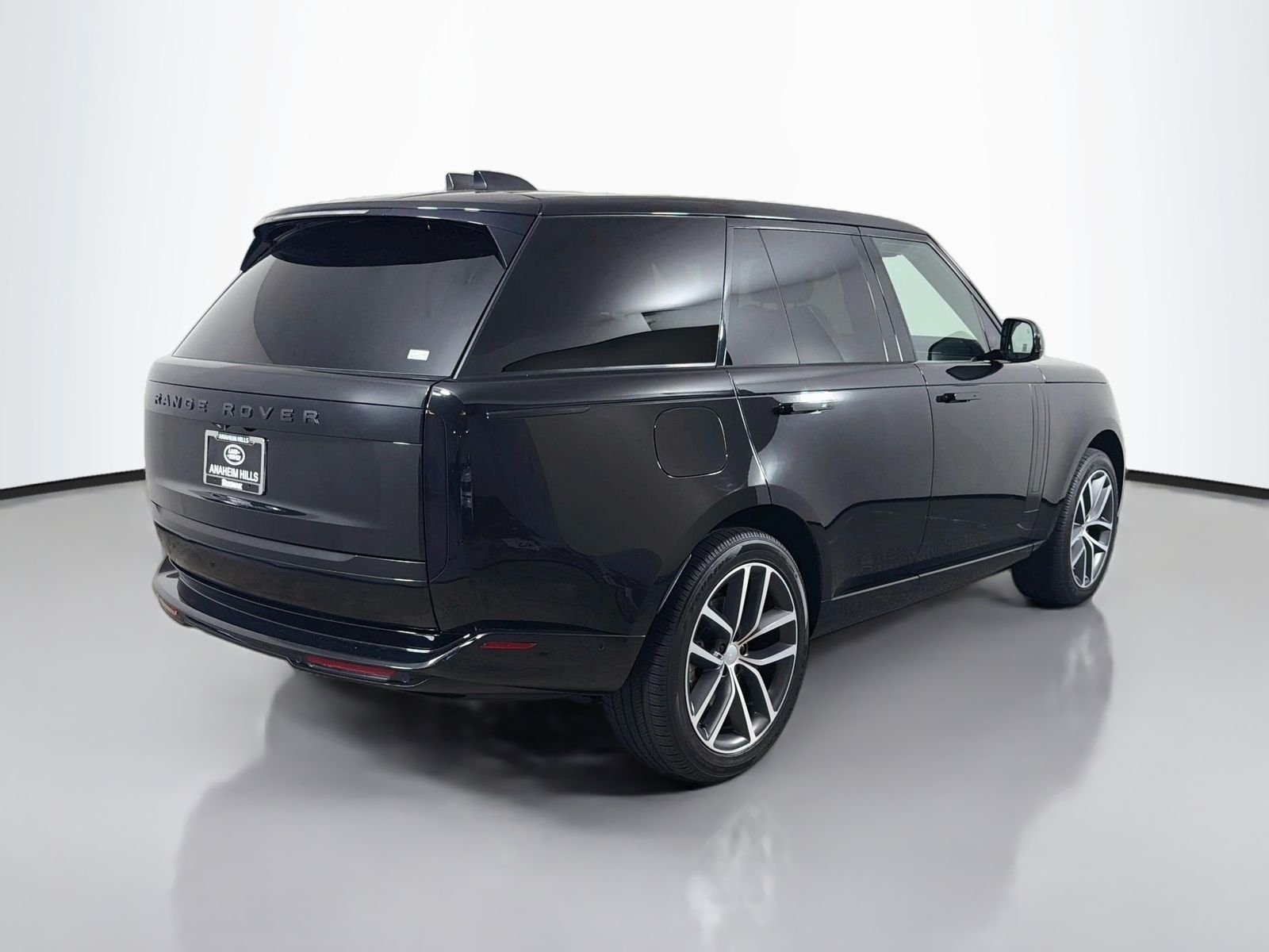 Certified Used 2024 Santorini Black Metallic Land Rover SE image 5