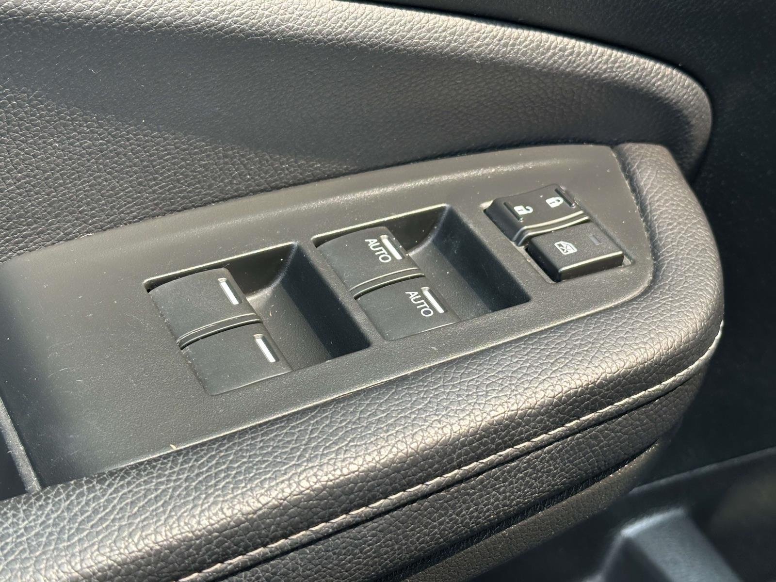 Used 2023 Black Honda EX-L image 16